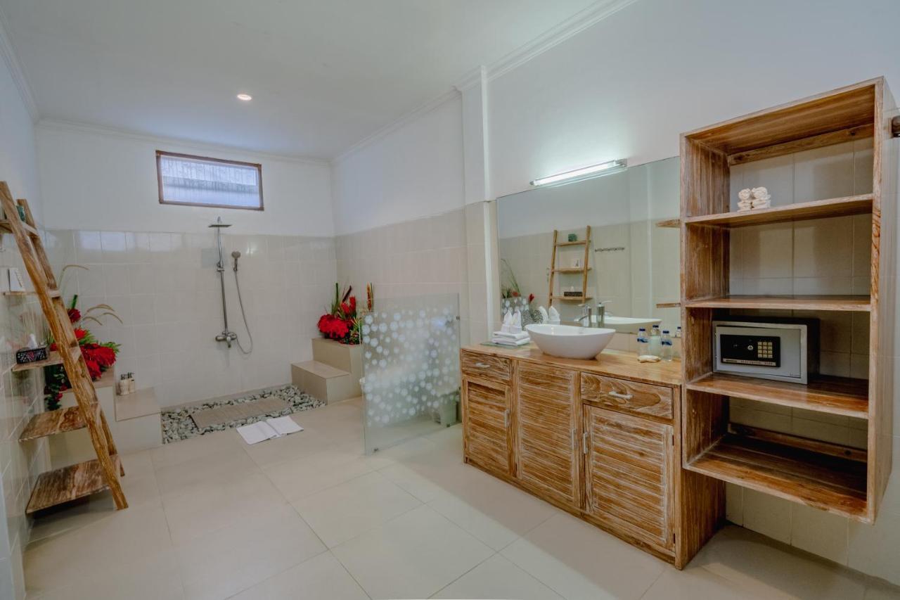 Villa Alleira Seminyak By Best Deals Asia Hospitality Exterior foto